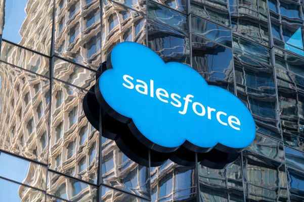 Salesforce acquiert Troops.ai pour créer des bots Slack utiles