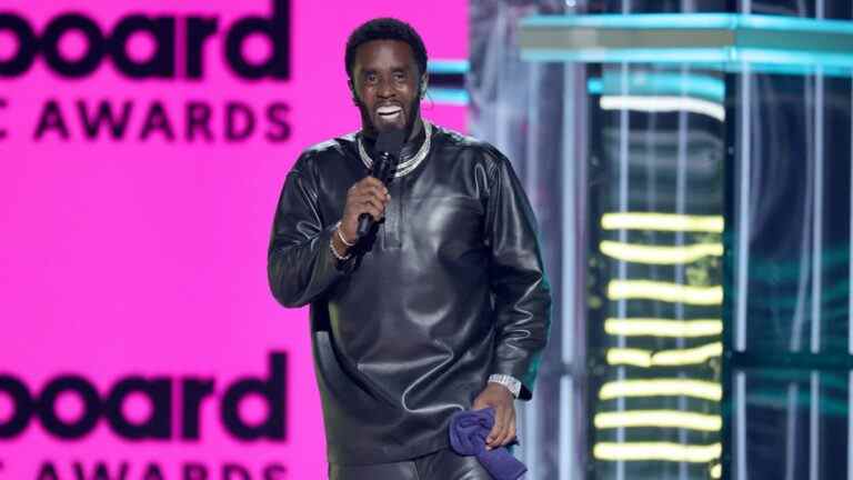 Sean "Diddy" Combs fait une blague subtile sur la gifle des Oscars aux Billboard Music Awards
