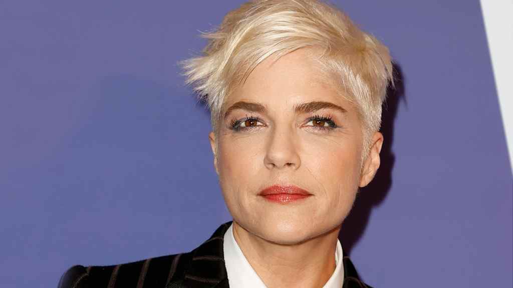 Selma Blair parle de sa dépendance à l'alcool depuis des décennies à partir de l'âge de 7 ans et de plusieurs viols
