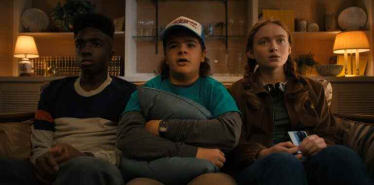 STRANGER THINGS. (L to R) Caleb McLaughlin as Lucas Sinclair, Gaten Matarazzo as Dustin Henderson and Sadie Sink as Max Mayfield in STRANGER THINGS. Cr. Courtesy of Netflix © 2022