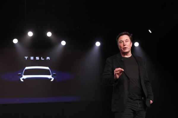 Tesla n’installera pas d’usine de fabrication en Inde tant qu’elle n’aura pas été autorisée à vendre et à entretenir des voitures, déclare Elon Musk