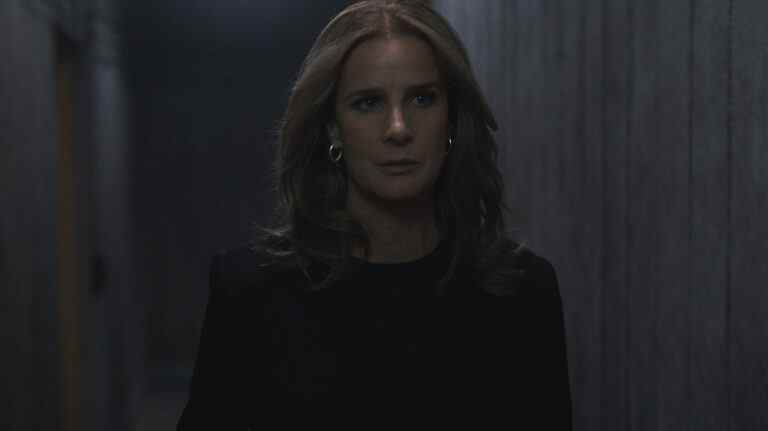 The Wilds Star Rachel Griffiths sur si Gretchen est ou non le méchant [Interview]
