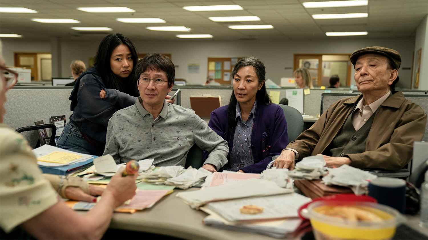 Tout, partout, tout à la fois trouve un sens dans la famille des valeurs de vie multivers Dan Kwan et Daniel Scheinert Michelle Yeoh