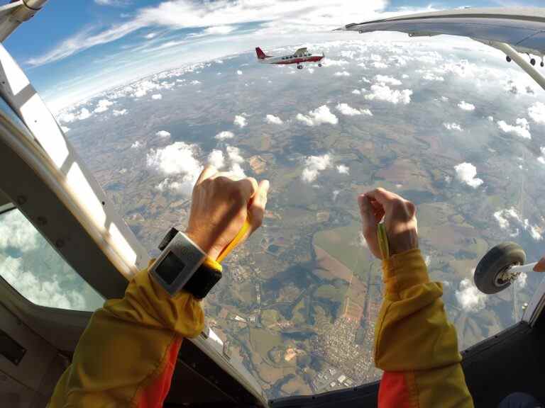 Un dysfonctionnement du parachute se termine par la mort d’un parachutiste