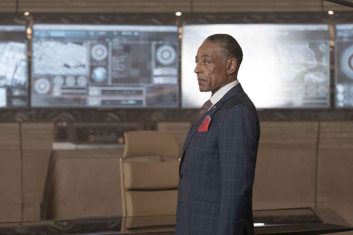 Giancarlo Esposito en tant que PDG de Vought, Stan Edgar, n'a pas l'air trop content