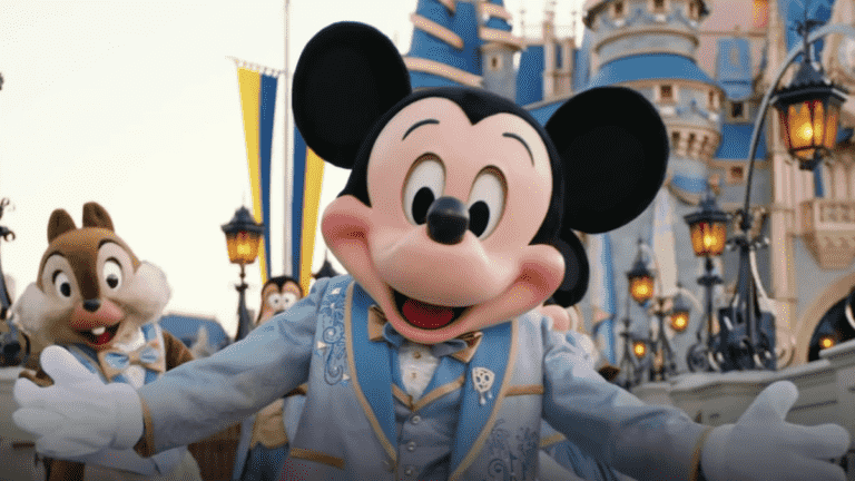 Une autre star de TikTok a obtenu un code vestimentaire à Disney World, mais apparemment, ce hack de t-shirt ne fonctionne plus toujours
