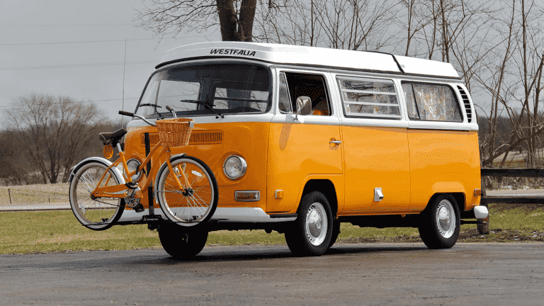 Upcycle: VW Westfalia Camper Van Rocks 6 Wheels pour doubler le plaisir