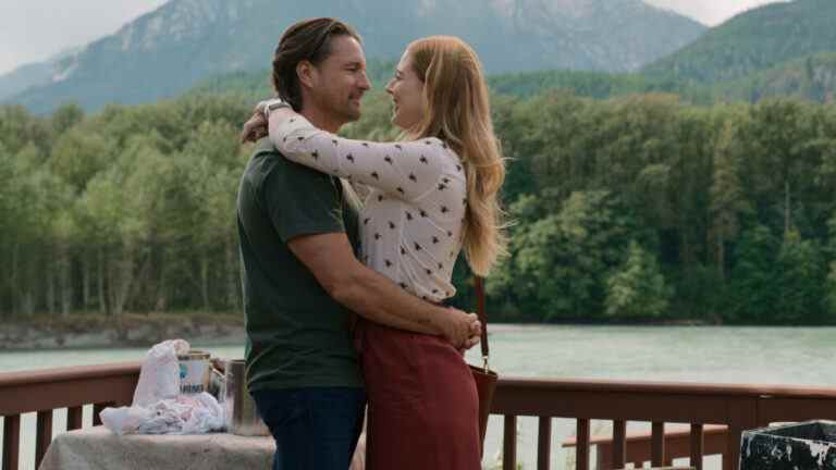 Martin Henderson as Jack Sheridan, Alexandra Breckenridge as Mel Monroe in Virgin River