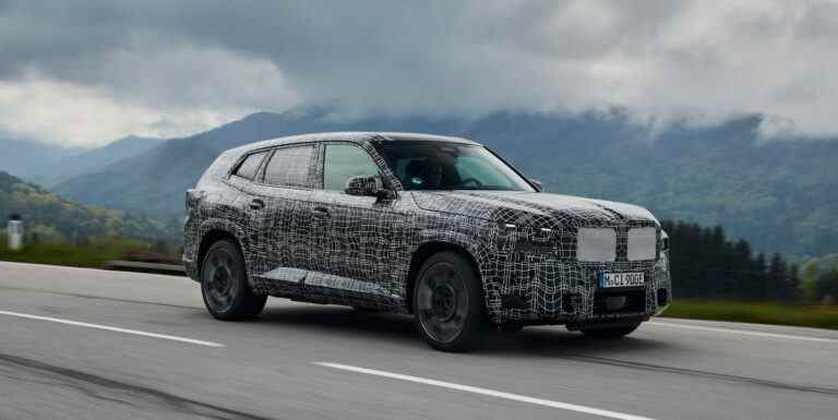 Voir les photos du prototype BMW XM 2023