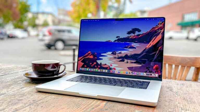 Les MacBook Pro prennent actuellement des mois à être expédiés – voici les meilleures alternatives