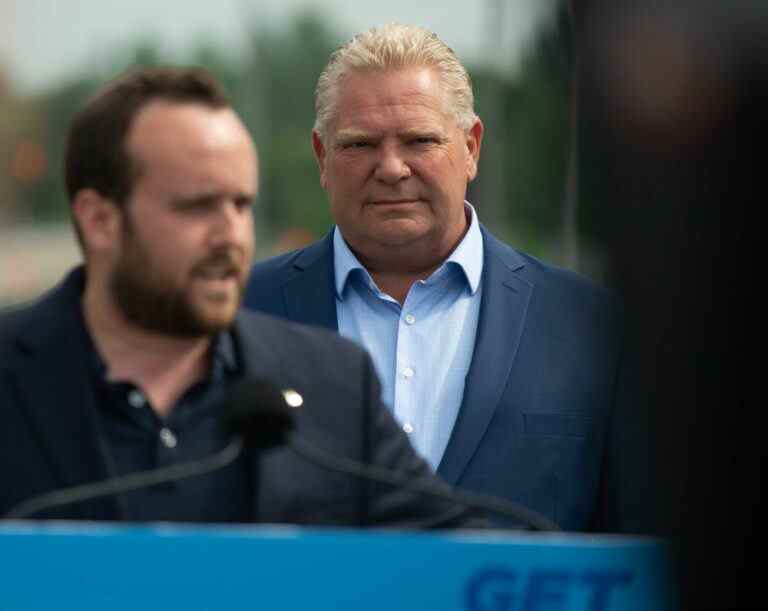 Ford se présente (enfin) à Ottawa alors que la campagne ontarienne touche à sa fin