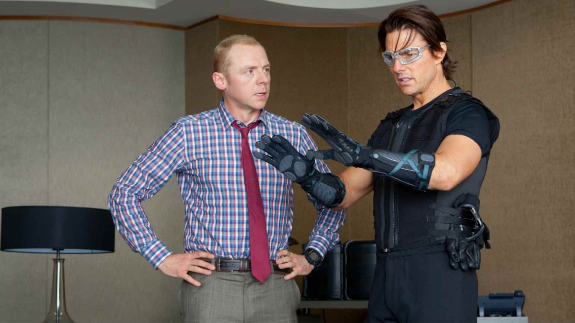 Simon Pegg et Tom Cruise dans Mission : Impossible : Ghost Protocol