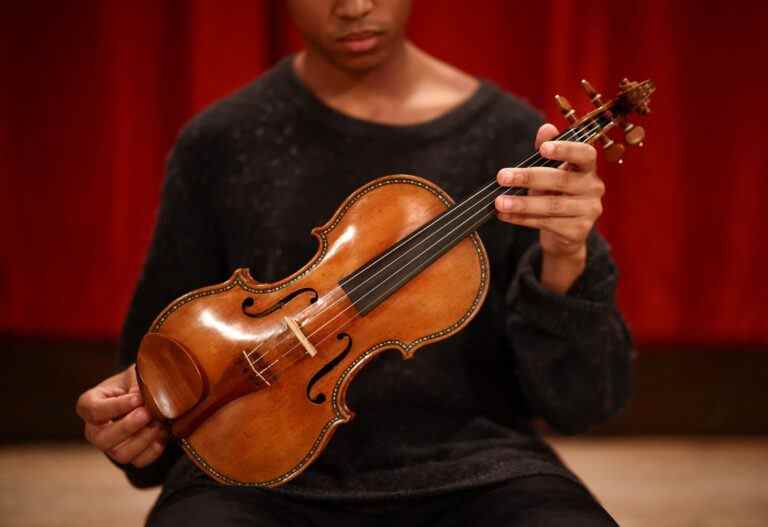 Un rare violon Stradivari incrusté de 1679 pourrait rapporter 11 millions de dollars aux enchères