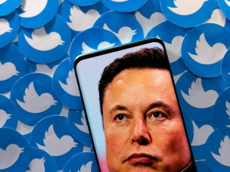 Elon Musk dit que le manque d’informations de Twitter sur les bots viole l’accord de fusion de 44 milliards de dollars