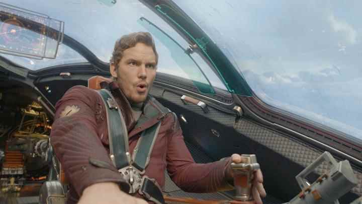 Star Lord pilotant un vaisseau dans Les Gardiens de la Galaxie