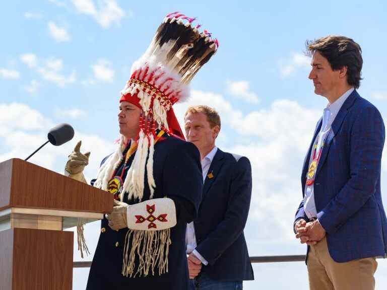 Trudeau signe un règlement historique de revendications territoriales de 1,3 milliard de dollars avec la Première Nation de l’Alberta