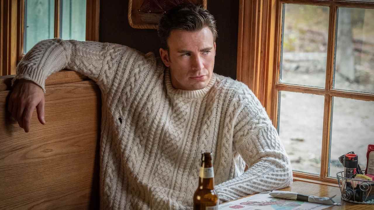 Chris Evans en pull blanc en maille torsadée dans Knives Out