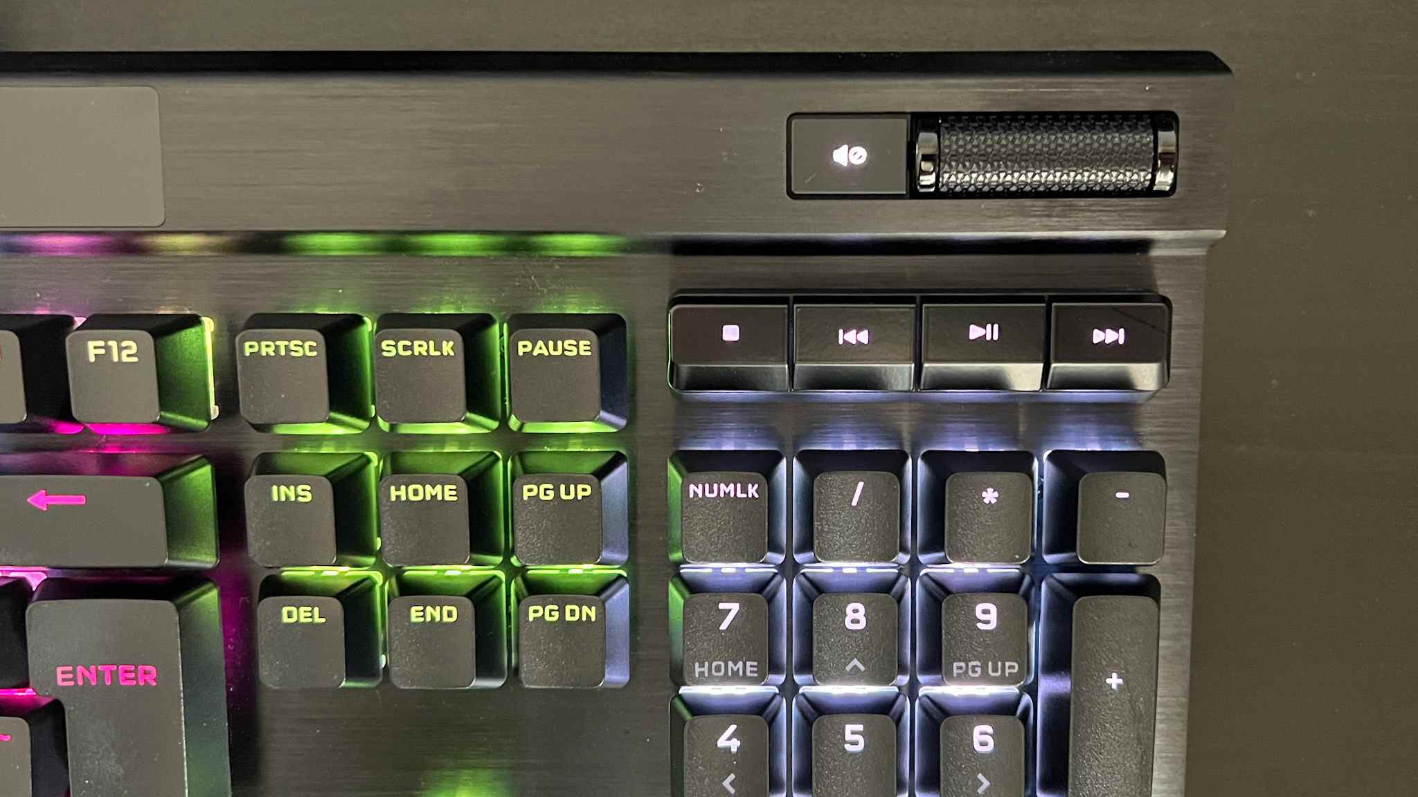 Commandes multimédia Corsair K70 RGB Pro