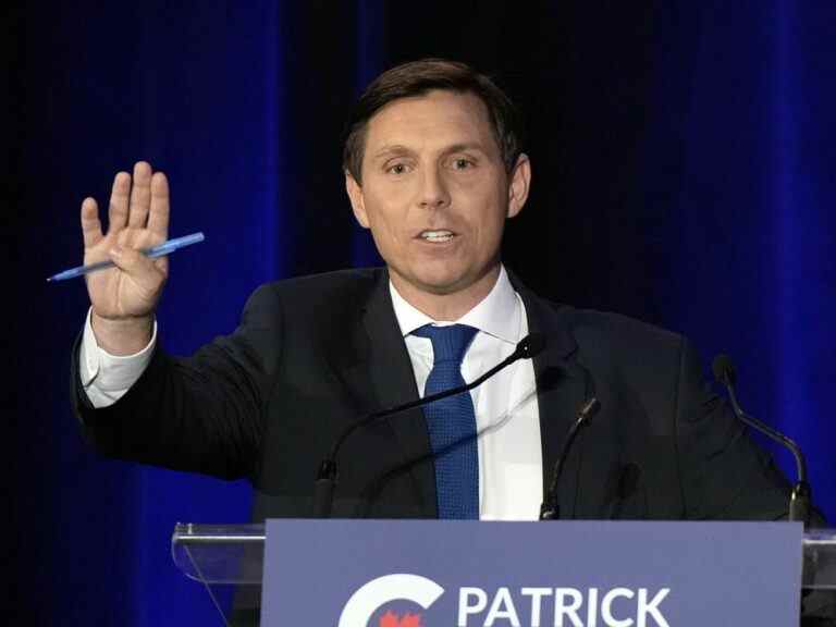 Le candidat à la direction conservatrice Patrick Brown remporte le soutien des groupes alliés à Pékin, sénateur