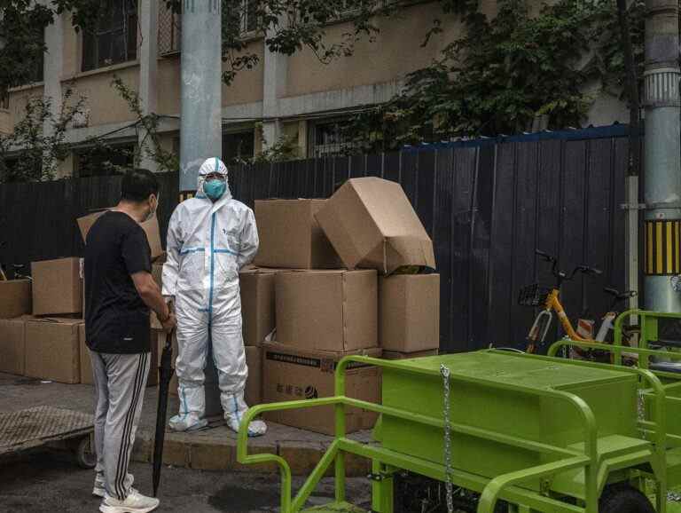 Pékin met en garde contre une épidémie « explosive » de COVID, Shanghai procède à des tests de masse