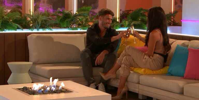 Gemma Owen de Love Island réagit alors que son ex Jacques O'Neill arrive dans la villa

