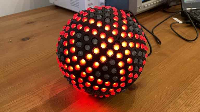 Raspberry Pi RP2040 Sphere Bedazzles avec des centaines de Neopixels