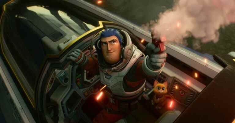 Revue Lightyear: un film de science-fiction ambitieux avec un message Pixar familier
