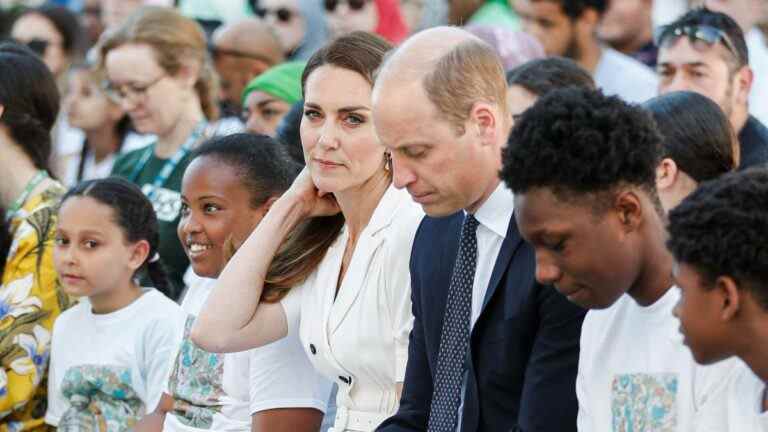 Des membres de la famille royale, des rappeurs et des politiciens rejoignent la communauté de Grenfell pour son anniversaire