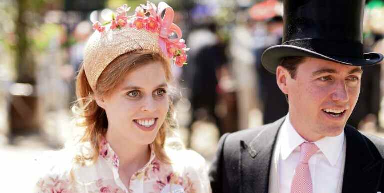 La princesse Beatrice est une vision printanière dans une robe à fleurs rose au Royal Ascot