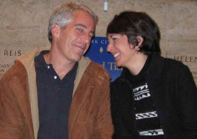 HUNTER: La fête de pitié risible du trafiquant sexuel Ghislaine Maxwell