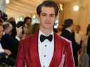 Andrew Garfield arrive pour le Met Gala 2018 le 7 mai 2018 au Metropolitan Museum of Art de New York. 