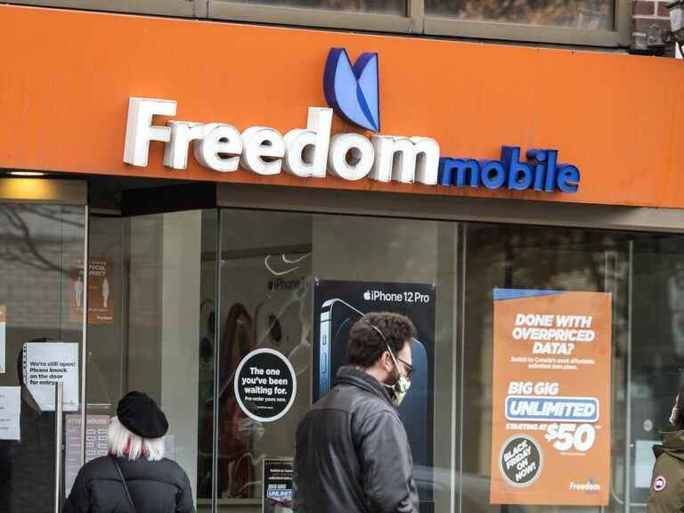 Rogers et Shaw concluent un accord pour vendre Freedom Mobile à Quebecor pour 2,85 milliards de dollars dans l’espoir d’obtenir l’approbation de la fusion