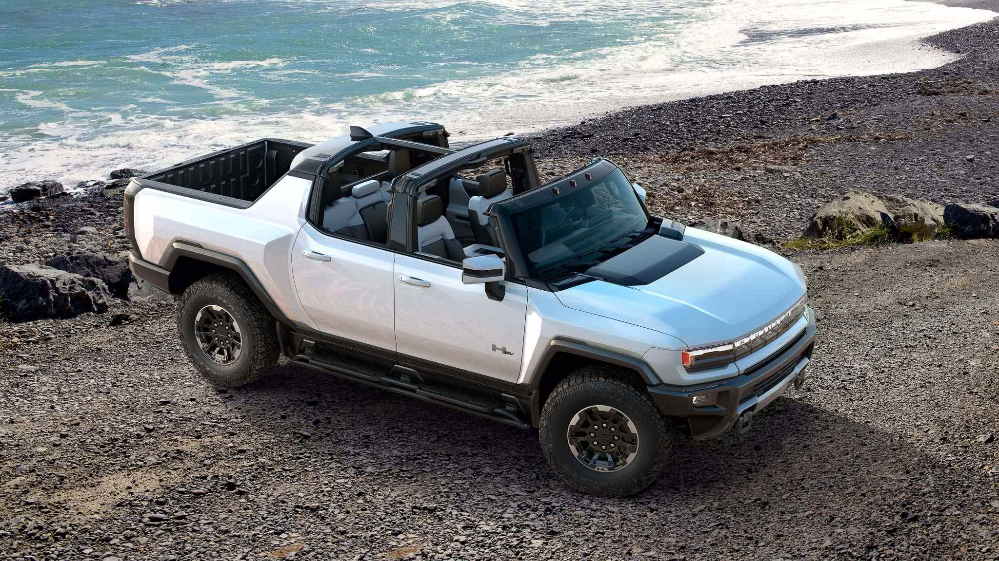 GMC Hummer EV Edition1 sur la plage