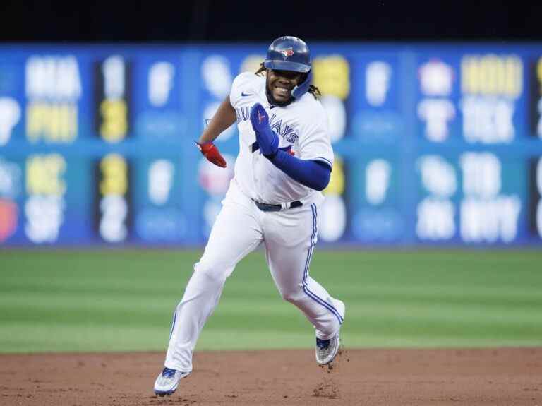 Vladimir Guerrero Jr. termine une soirée de quatre coups sûrs avec un RBI gagnant au 10e alors que les Jays survivent aux Orioles