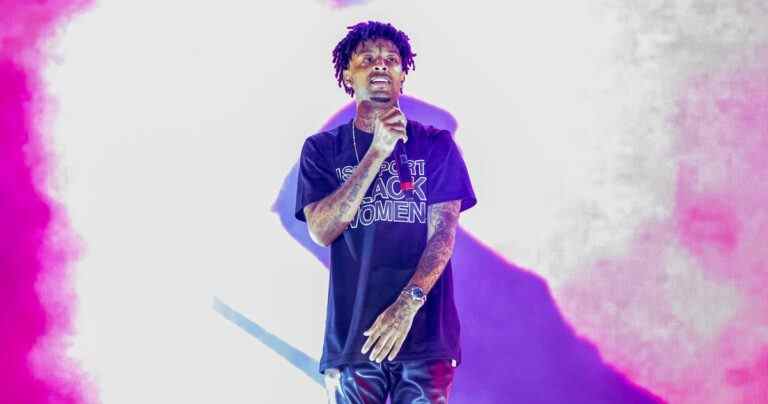 21 Savage vole la vedette sur "Jimmy Cooks" de Drake - comme il l'a été toute l'année
