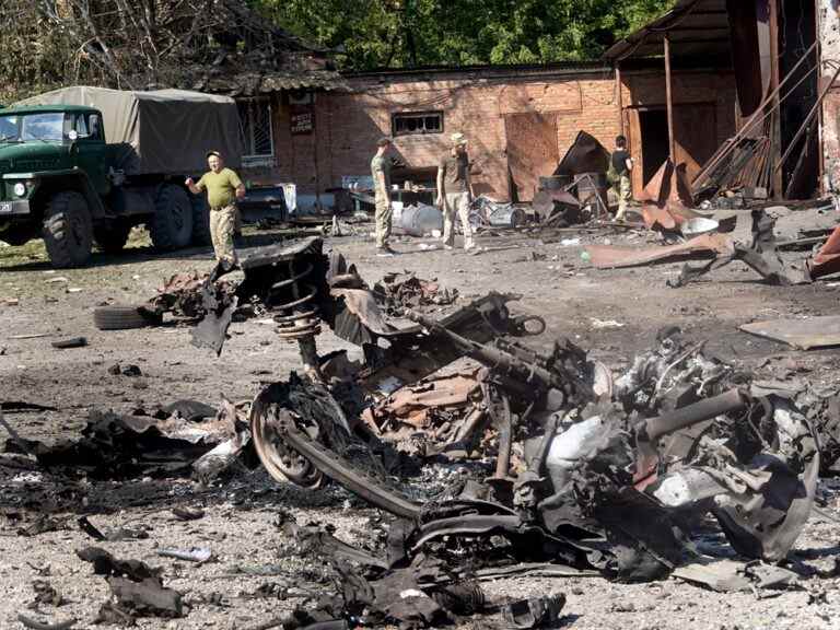 « Tout est en feu »: la région ukrainienne résiste aux bombardements