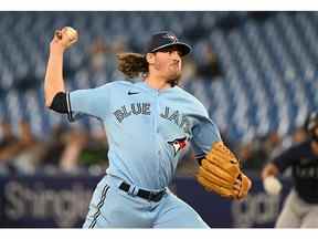 18 mai 2022 ;  Toronto, Ontario, CAN ;  Le lanceur partant des Blue Jays de Toronto, Kevin Gausman (34 ans), livre un lancer contre les Mariners de Seattle lors de la première manche au Rogers Centre.  Crédit obligatoire: Dan Hamilton-USA TODAY Sports