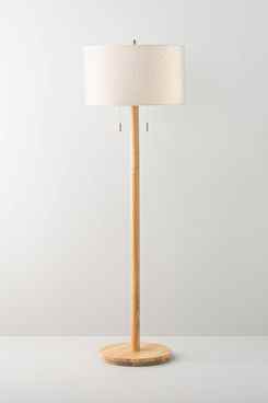 Lampadaire en bois clair Hearth and Hand