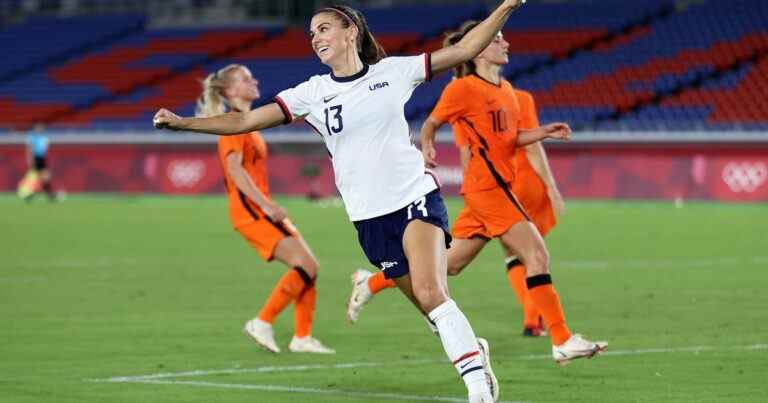 Qui regarde le bowling et les fléchettes au-dessus du football féminin ?
