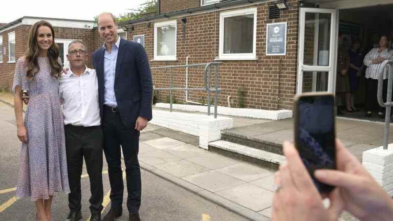 Le vendeur de Big Issue fait visiter sa maison au duc et à la duchesse de Cambridge