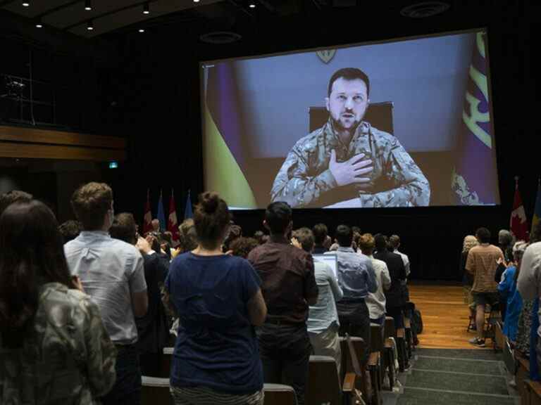 Zelenskyy supplie les étudiants canadiens : S’il vous plaît, ne laissez pas le monde oublier la guerre en Ukraine