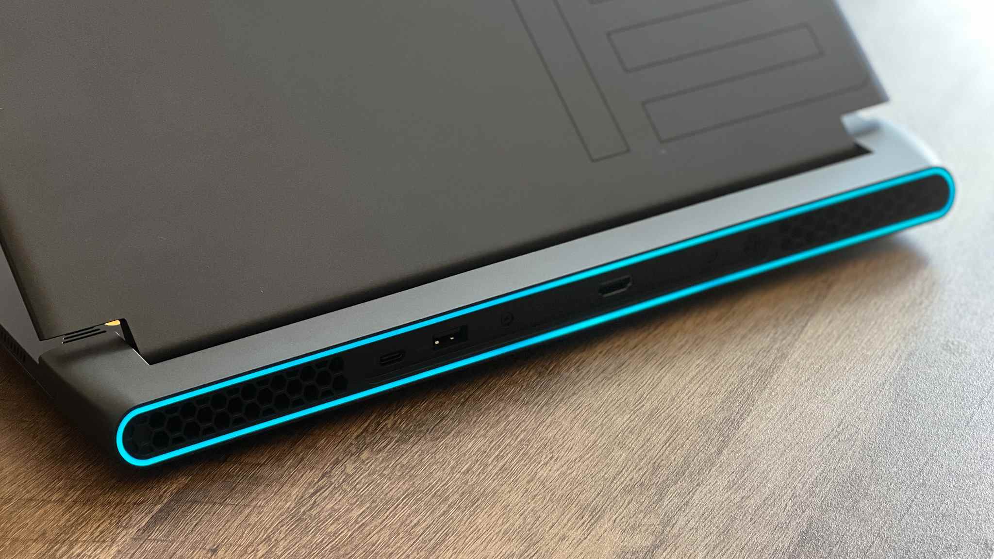 Alienware M15 R7 RVB