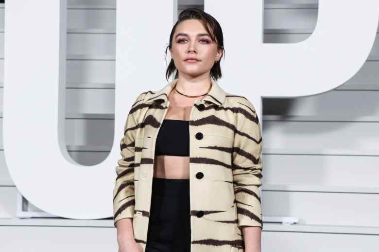 MANHATTAN, NEW YORK CITY, NEW YORK, États-Unis - 05 DÉCEMBRE : l'actrice Florence Pugh portant une tenue de Valentino arrive à la première mondiale de « Don't Look Up » de Netflix qui s'est tenue au Jazz at Lincoln Center le 5 décembre 2021 à Manhattan, New York, New York, États-Unis.  (Photo de Jordan Hinton/Image Press Agency/Sipa USA)(Sipa via AP Images)