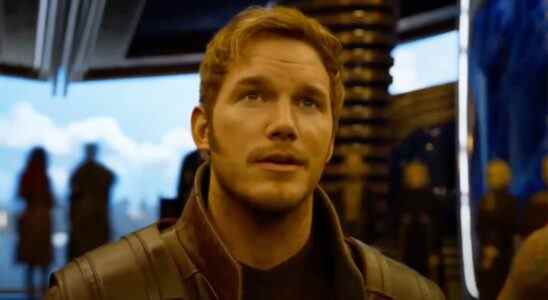 Chris Pratt réagit au contrecoup de son annonce de naissance alors que James Gunn explique pourquoi la haine en ligne le « rend furieux »