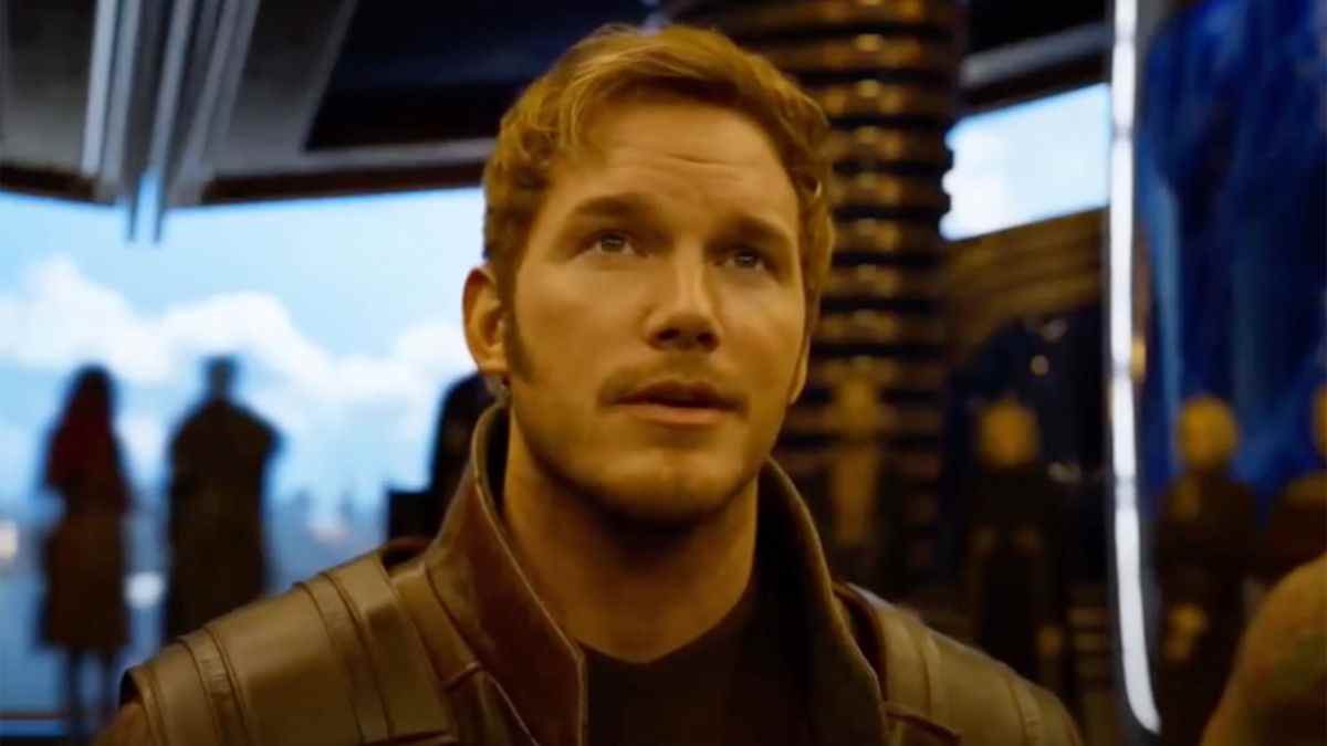 Chris Pratt réagit au contrecoup de son annonce de naissance alors que James Gunn explique pourquoi la haine en ligne le « rend furieux »
