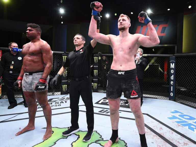 Alexander Volkov obtient une victoire rapide dans l’événement principal de l’UFC