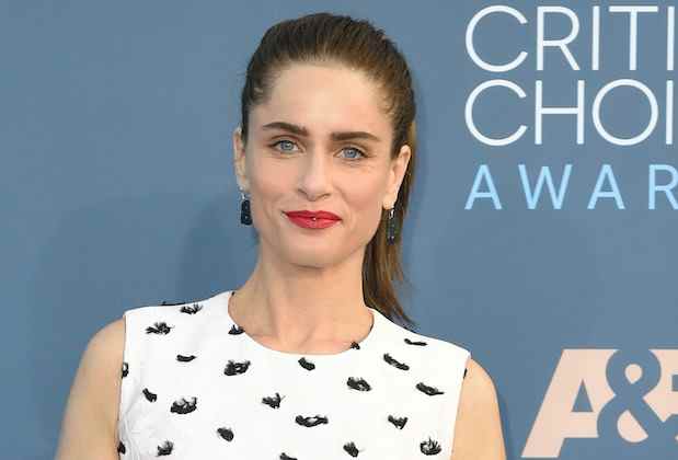 Amanda Peet rejoint la série « Fatal Attraction » en tant qu’épouse de Joshua Jackson