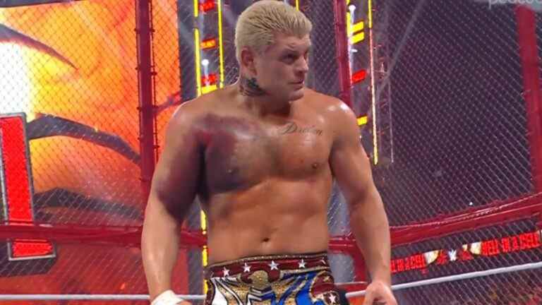 Après le match emblématique Hell In A Cell de Cody Rhodes, les mises à jour sur la blessure de la superstar de la WWE ne sonnent pas bien
