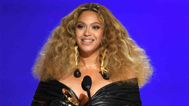 Beyoncé présentera des chansons de danse et de country sur l'album en plusieurs parties "Renaissance" (EXCLUSIF) Les plus populaires doivent être lus
	
	
