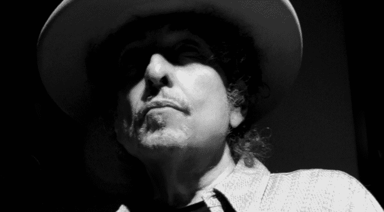 Bob Dylan laisse le nouveau matériel dominer les émissions SoCal sombres mais ludiques : la critique de concert la plus populaire doit être lue
	
	
